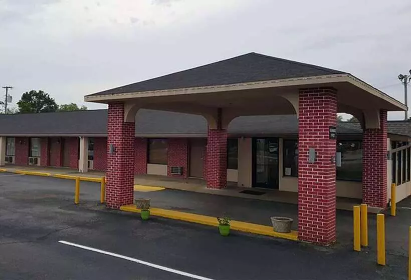 هتل Travelodge By Wyndham Jackson I 40 Exit 82