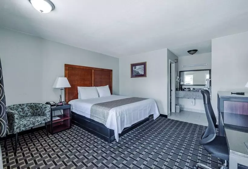 هتل Travelodge By Wyndham Jackson I 40 Exit 82