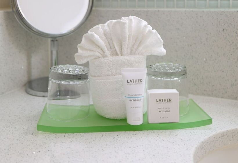 فندق على الطريق Orchid Key Inn Adults Only