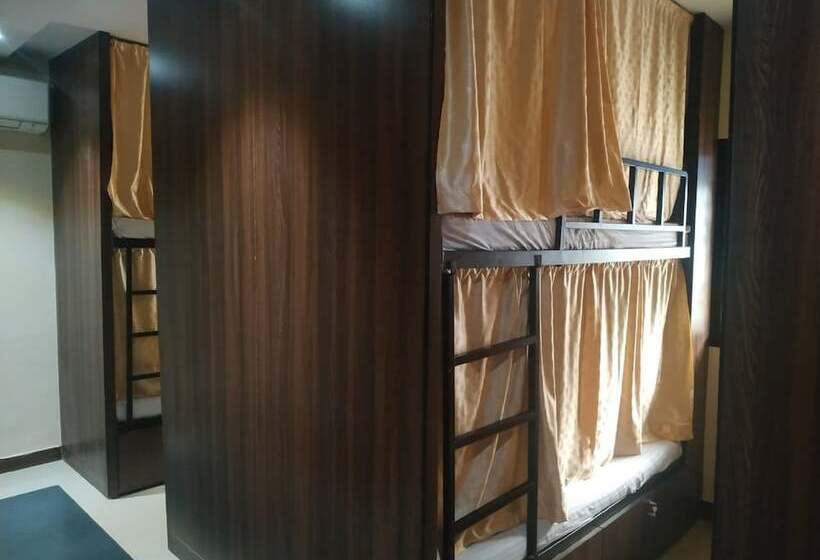 Retkeilymaja Almas Dormitory Andheri