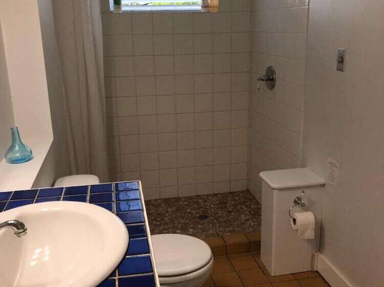 Bed and Breakfast Wolf S Den On The River