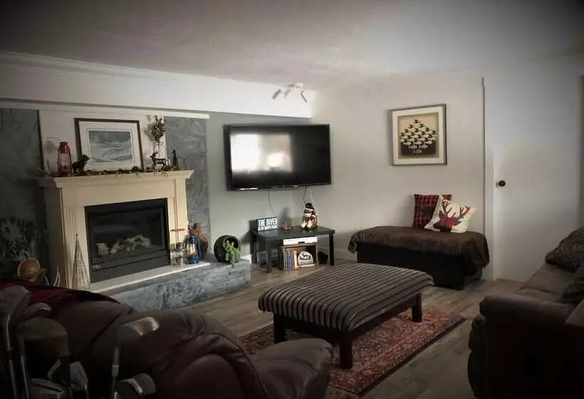 ベッドアンドブレックファースト Wolf S Den On The River