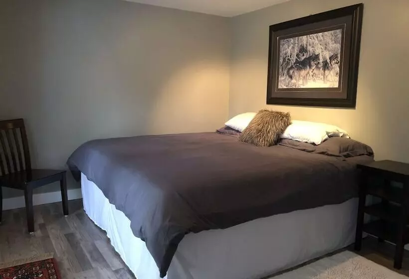 ベッドアンドブレックファースト Wolf S Den On The River