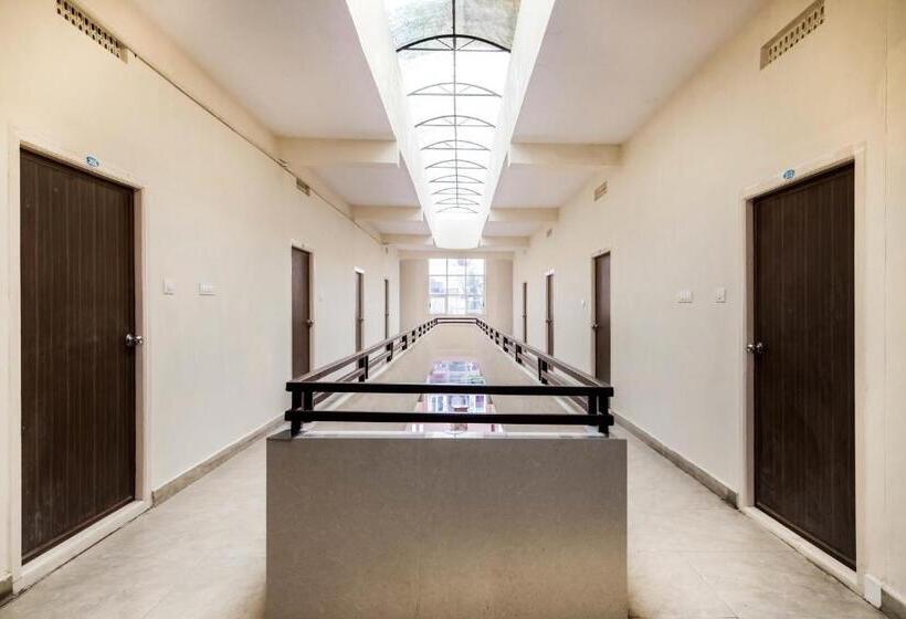 هتل G P Residency By Oyo Rooms