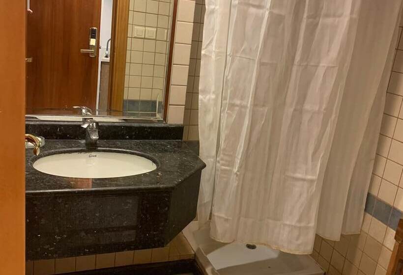 هتل Manarat Al Taj