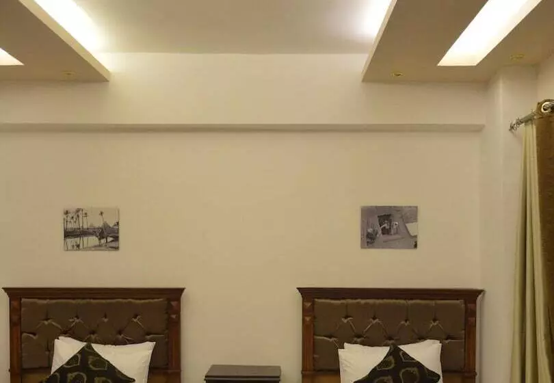هتل Pyramids Top Inn