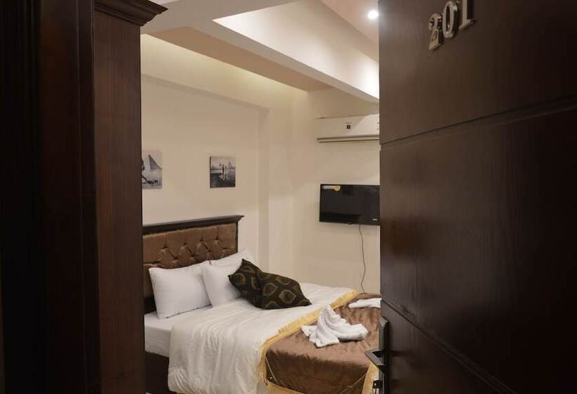 هتل Pyramids Top Inn