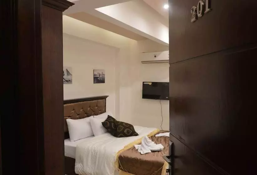 هتل Pyramids Top Inn