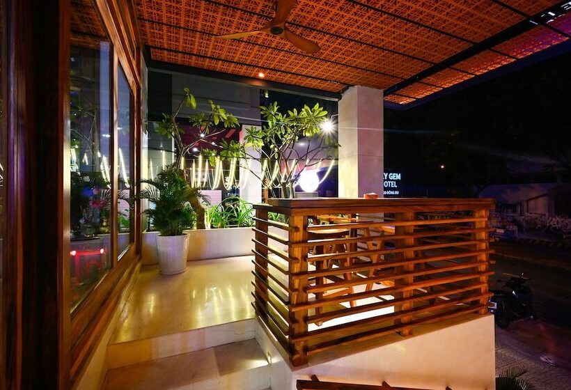 هتل Sky Gem Central