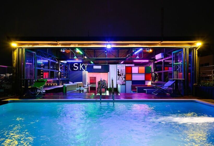 هتل Sky Gem Central