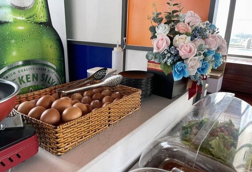 هتل Sky Gem Central