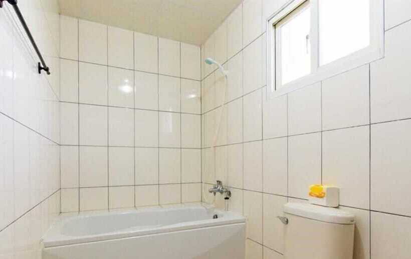 تختخواب و صبحانه Kenting Trail Villa