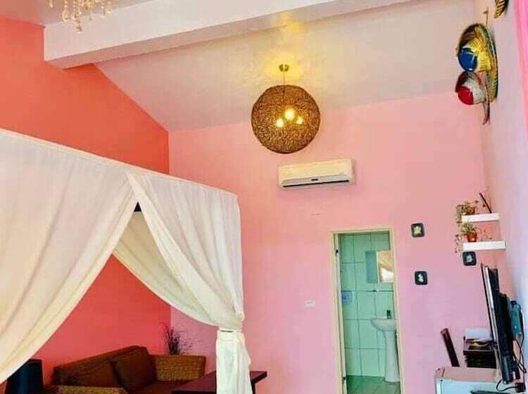 تختخواب و صبحانه Kenting Trail Villa