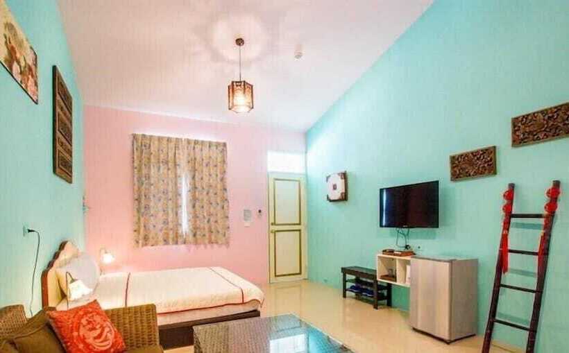 تختخواب و صبحانه Kenting Trail Villa