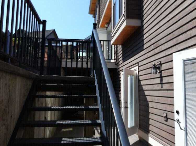 Sunny Island By White Rock B&b