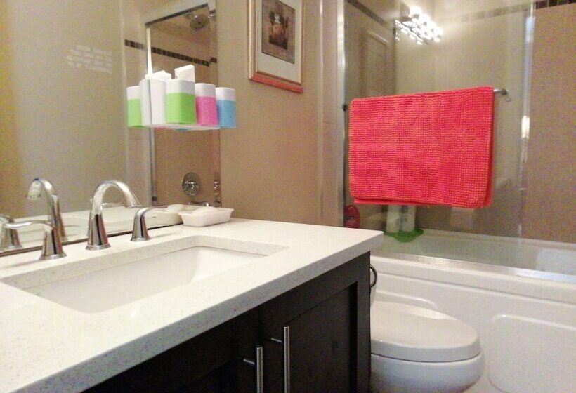 Sunny Island By White Rock B&b