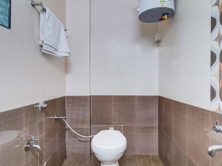 هتل Kesar Palace By Oyo Rooms