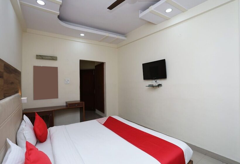 هتل Kesar Palace By Oyo Rooms