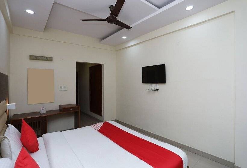هتل Kesar Palace By Oyo Rooms