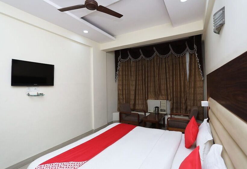 هتل Kesar Palace By Oyo Rooms