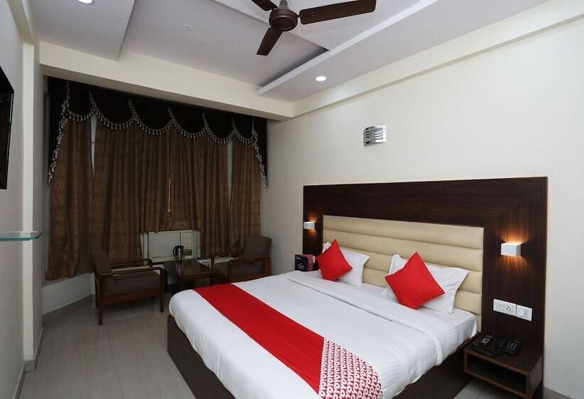 هتل Kesar Palace By Oyo Rooms