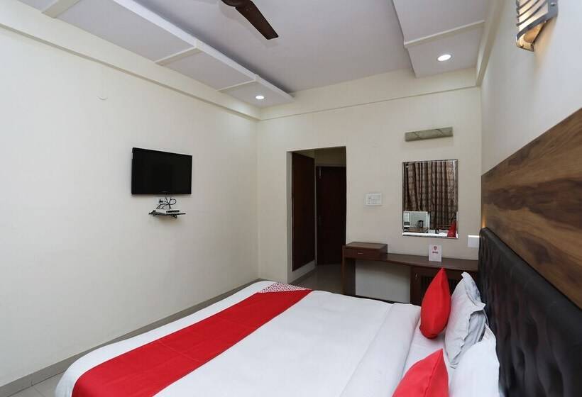 هتل Kesar Palace By Oyo Rooms