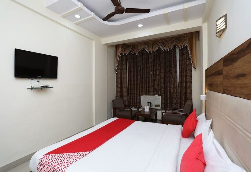 هتل Kesar Palace By Oyo Rooms