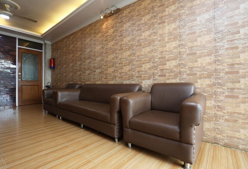 هتل Kesar Palace By Oyo Rooms