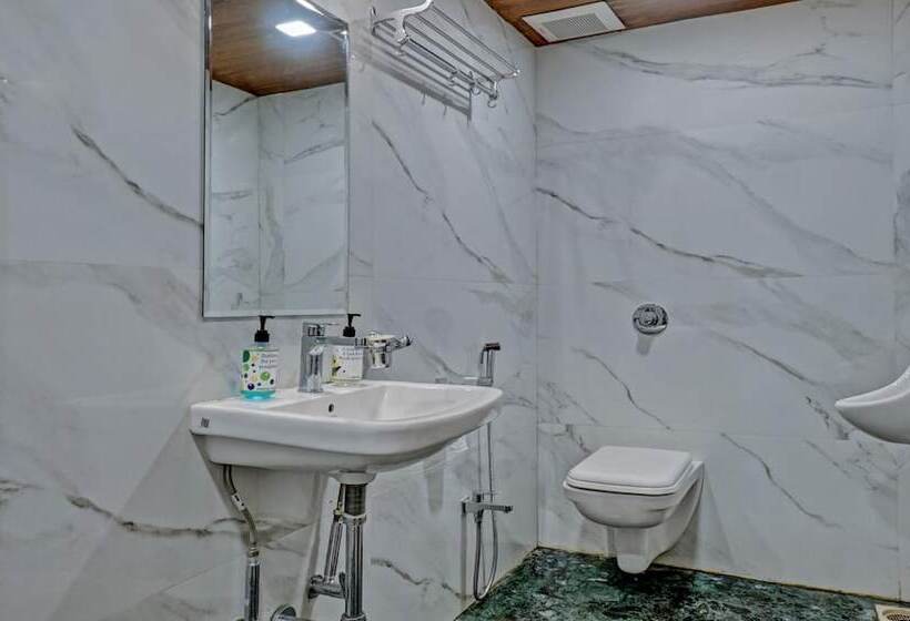 هتل Lake Paradise Mahabaleshwar