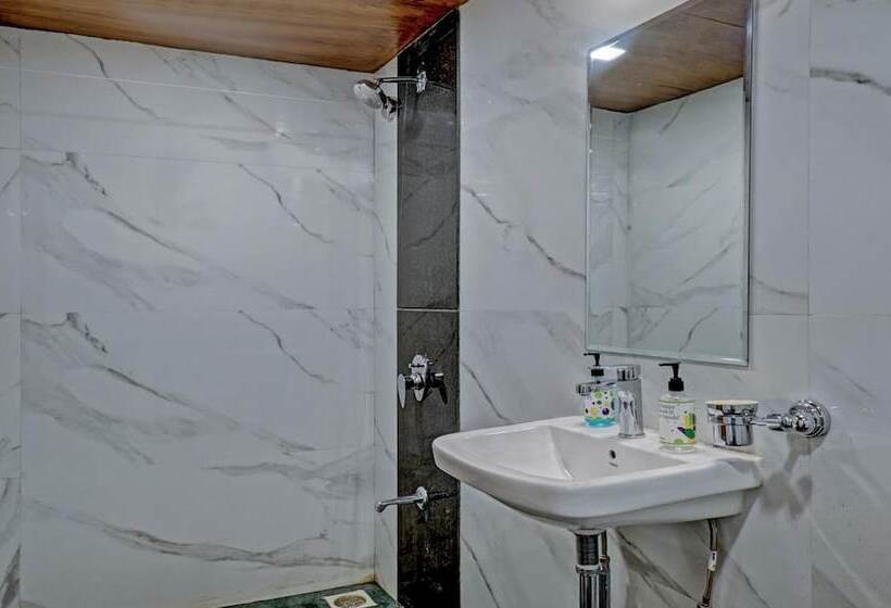 هتل Lake Paradise Mahabaleshwar