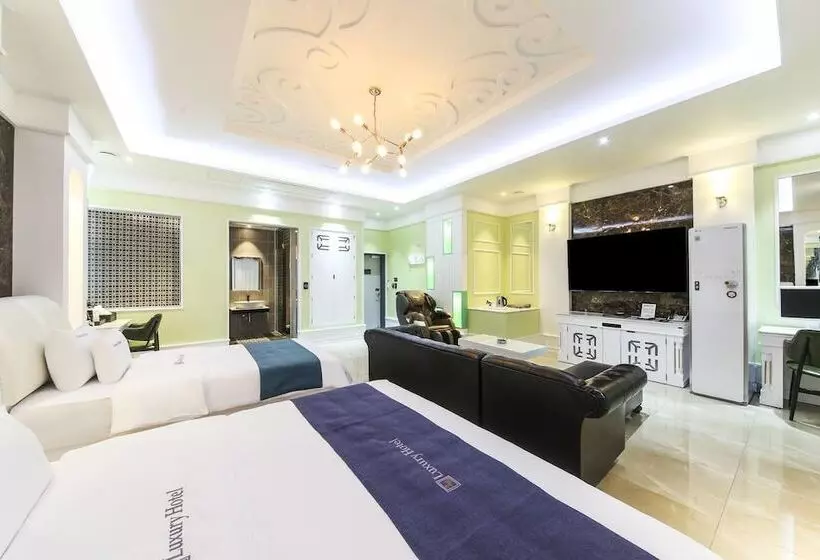 ホテル Myeongpum Drive In