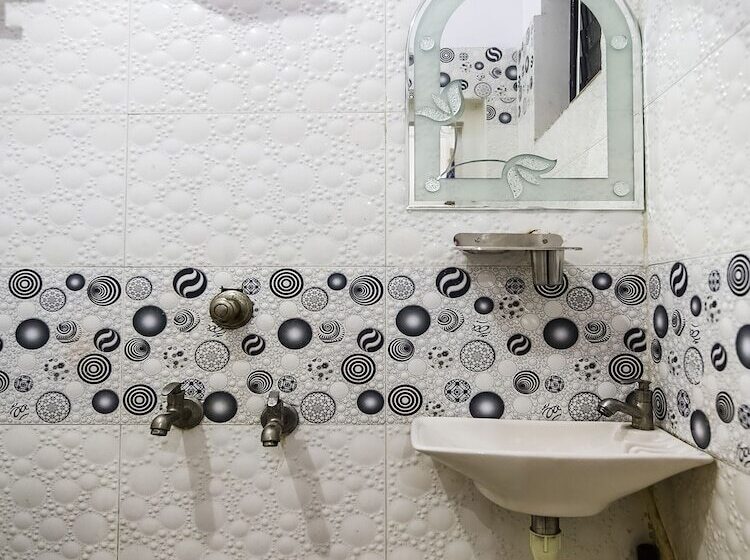 Hotel Ravi Palace By Oyo Rooms