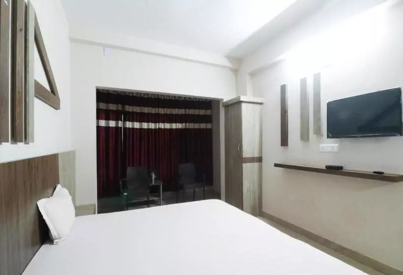 هتل Spot On 46890 Smile Holiday Inn