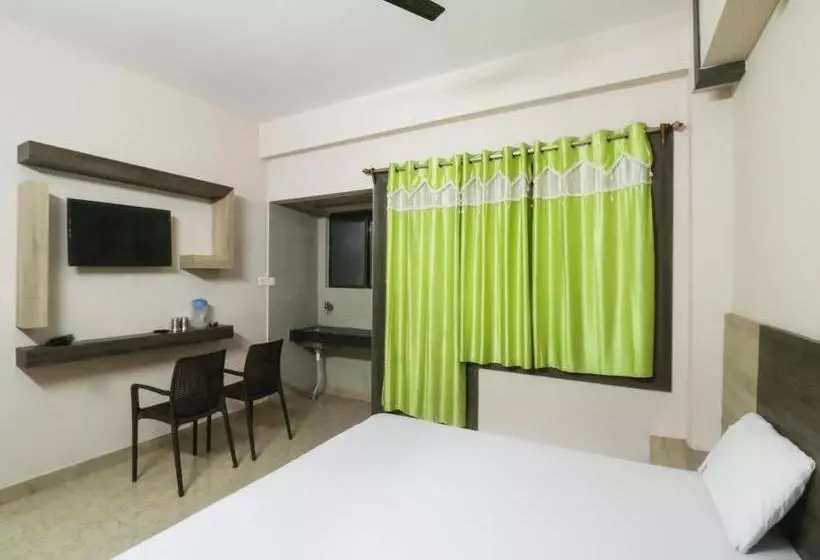 هتل Spot On 46890 Smile Holiday Inn