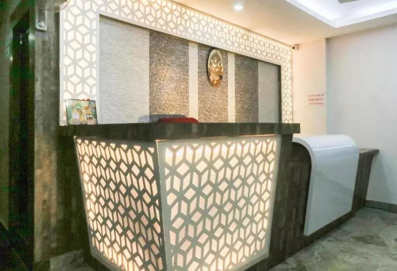 هتل Spot On 46890 Smile Holiday Inn