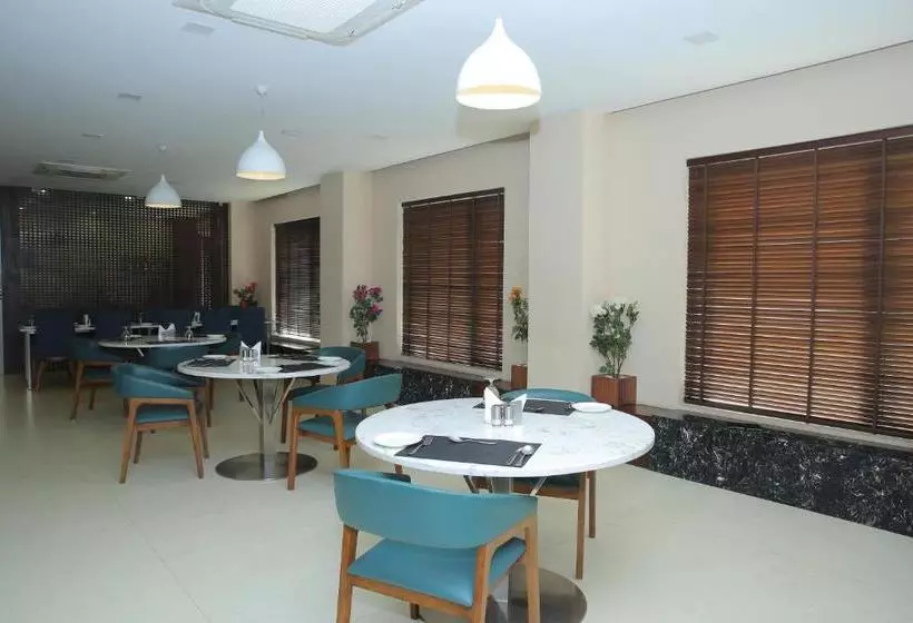 Hotelli The Royal Grand