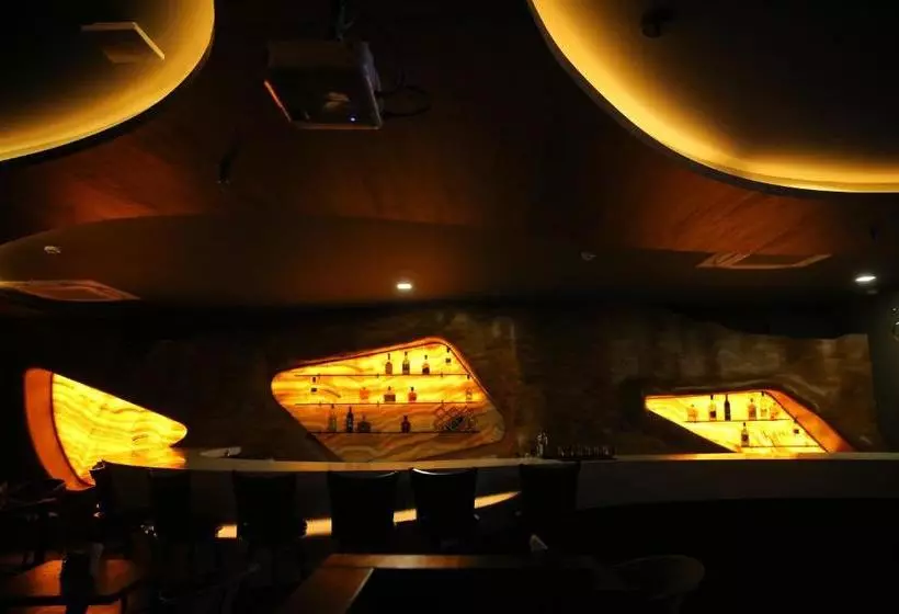 Hotelli The Royal Grand