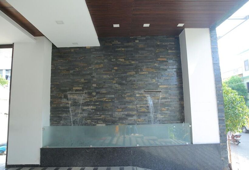 فندق The Royal Grand