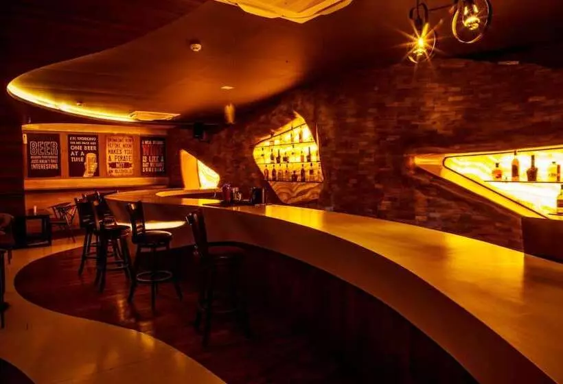 Hotelli The Royal Grand