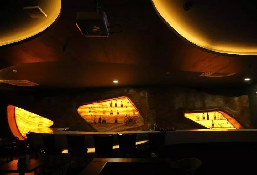 Hotelli The Royal Grand