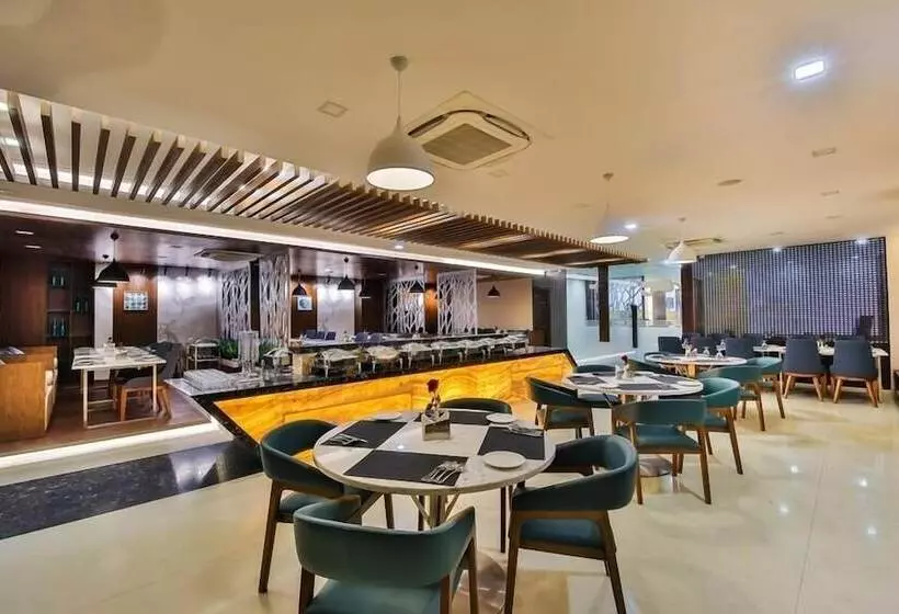 Hotelli The Royal Grand