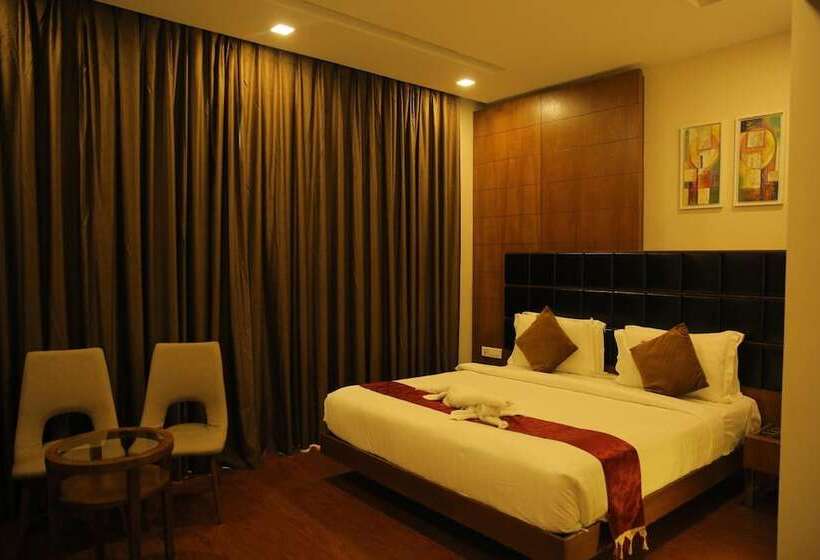 فندق The Royal Grand