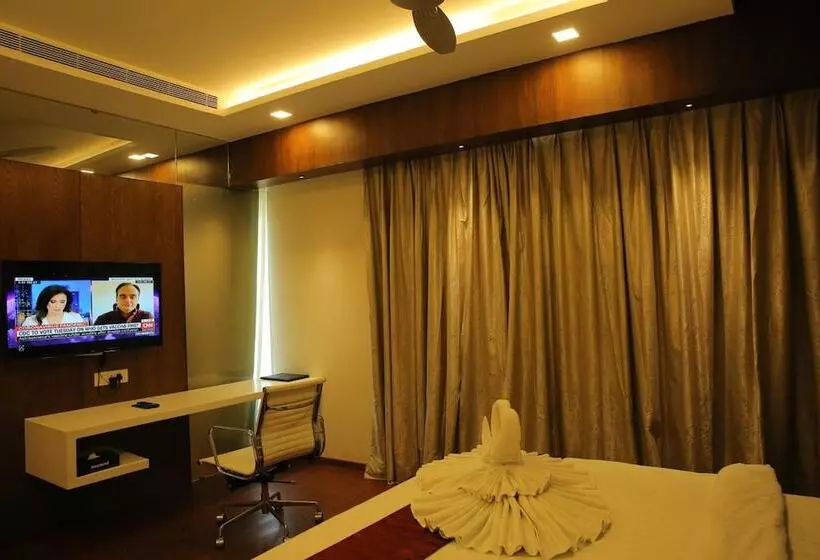 Hotelli The Royal Grand