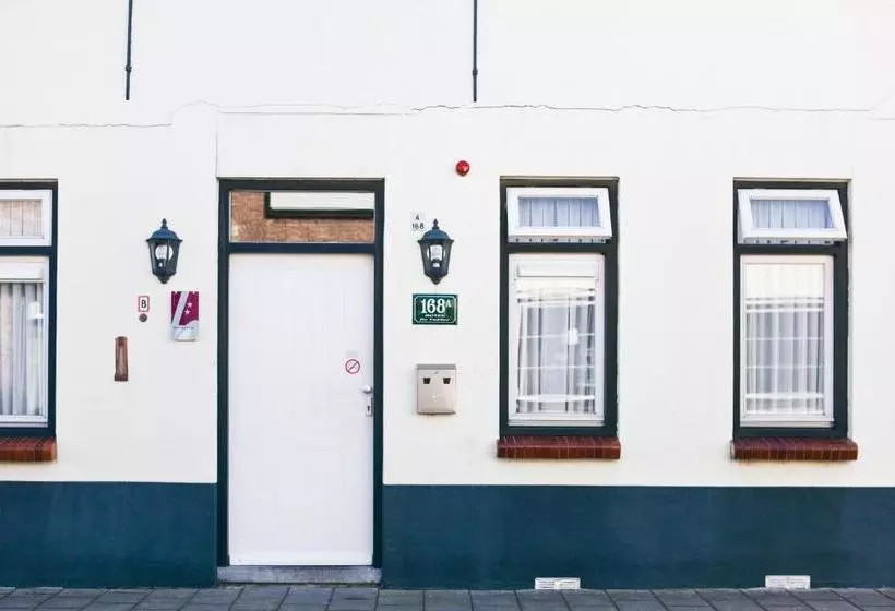 Hotelli Hcr De Tukker