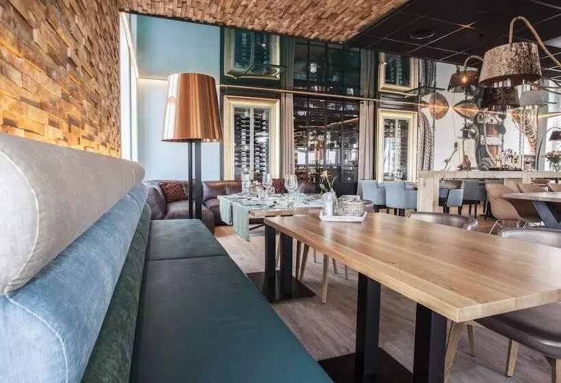 Hotelli Restaurant Termunterzijl