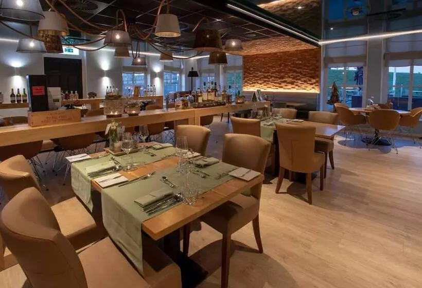 Hotelli Restaurant Termunterzijl