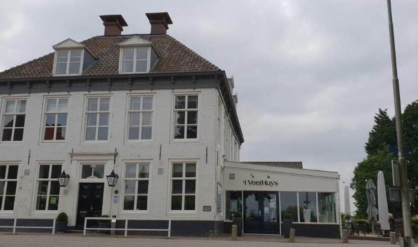 فندق T Veerhuys