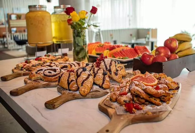 هتل Courtyard By Marriott Reykjavik Keflavik Airport