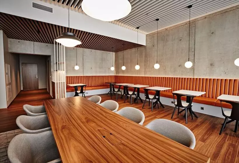 هتل Courtyard By Marriott Reykjavik Keflavik Airport