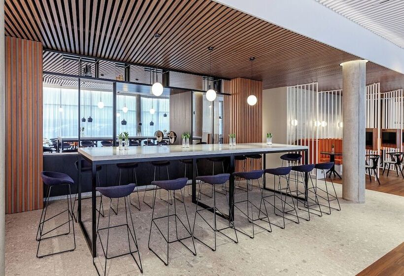 هتل Courtyard By Marriott Reykjavik Keflavik Airport